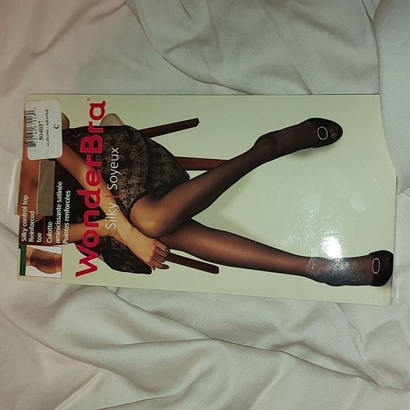 Plus Size Panty Hose/Capri/Knee Highs - Picture 4 of 15